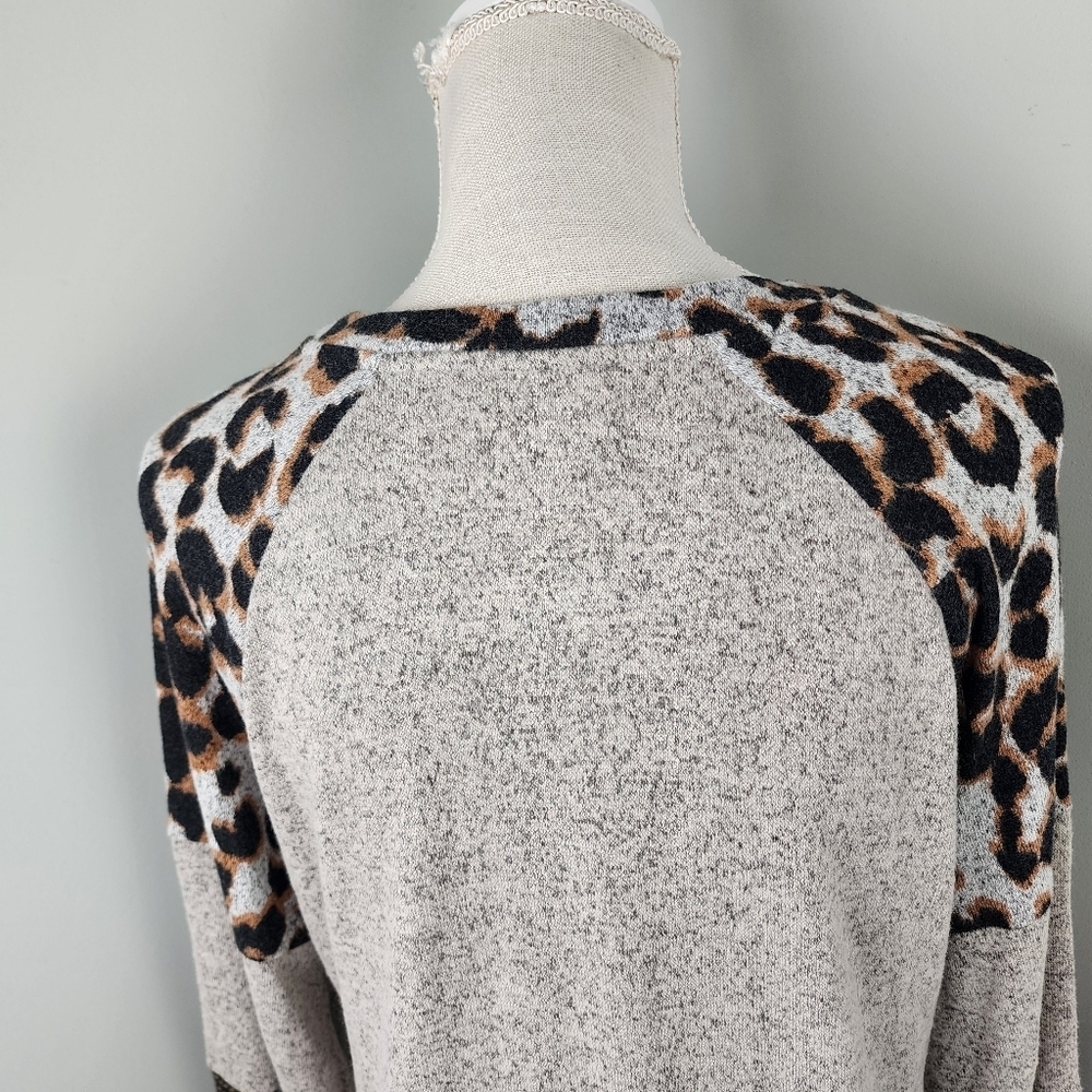 Maurices 24/7 Leopard Plaid Color block Blouson Sleeve Baseball Tee Size Small - Picture 7 of 11